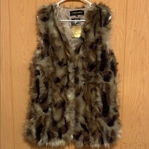 Chic Faux Fur Vest in Rich Tones